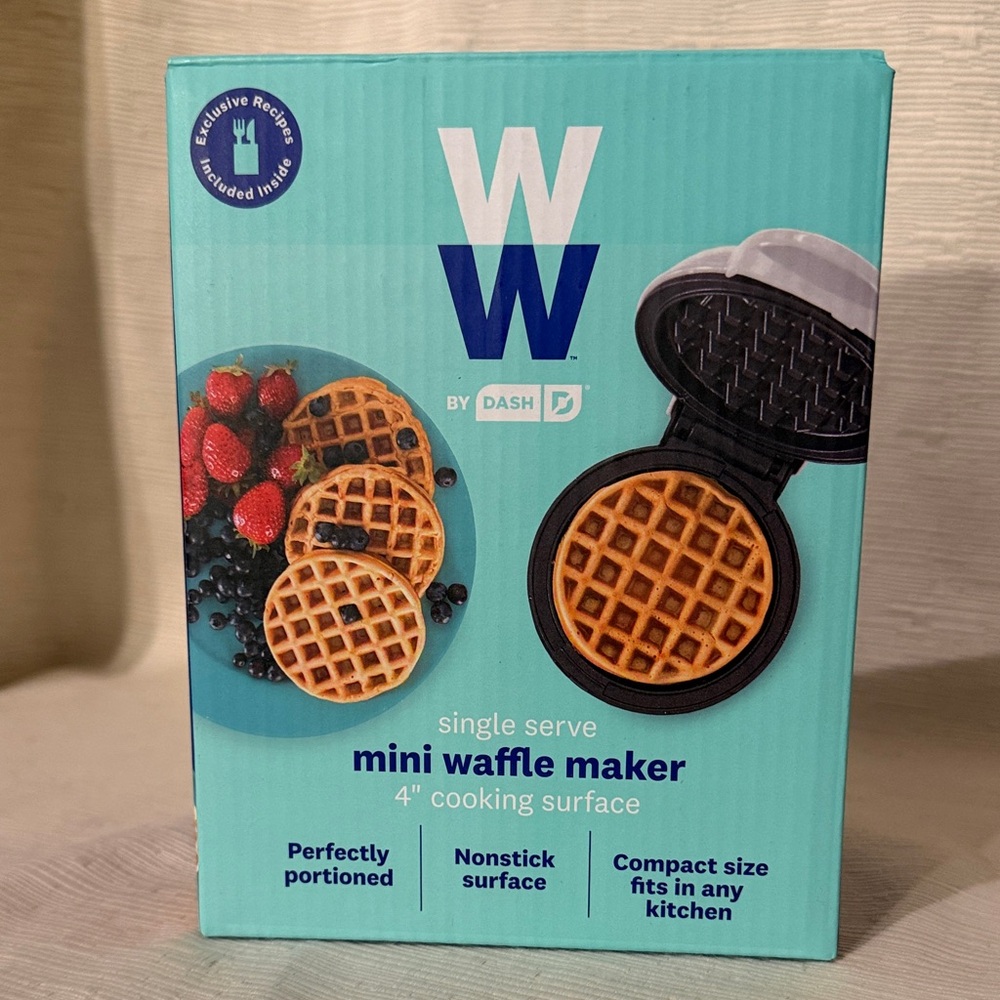 Weight Watchers Compact Mini Waffle Maker in White